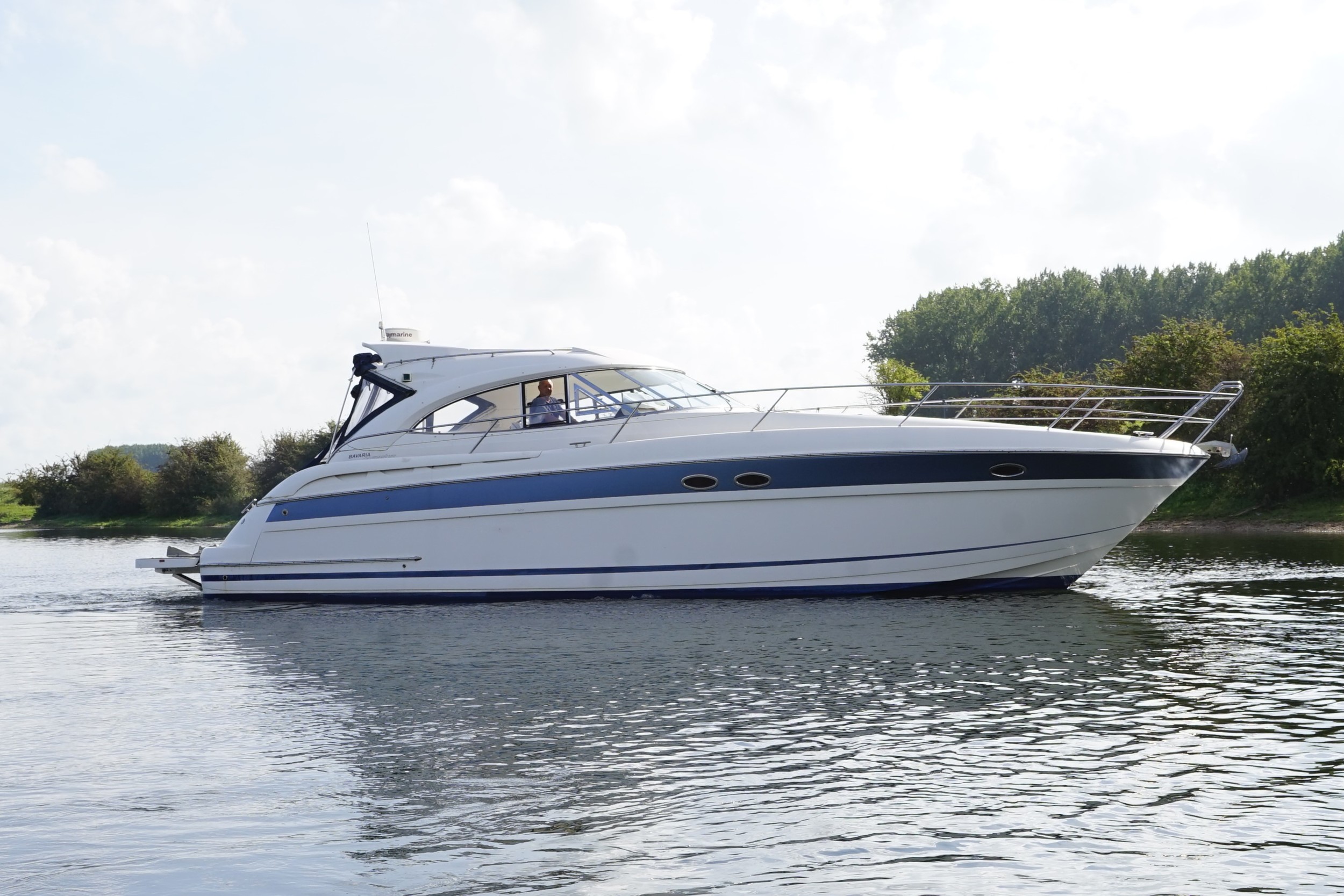Bavaria 42 HT Sport IPS-500 - hydraulic platform — foto 1 van 42