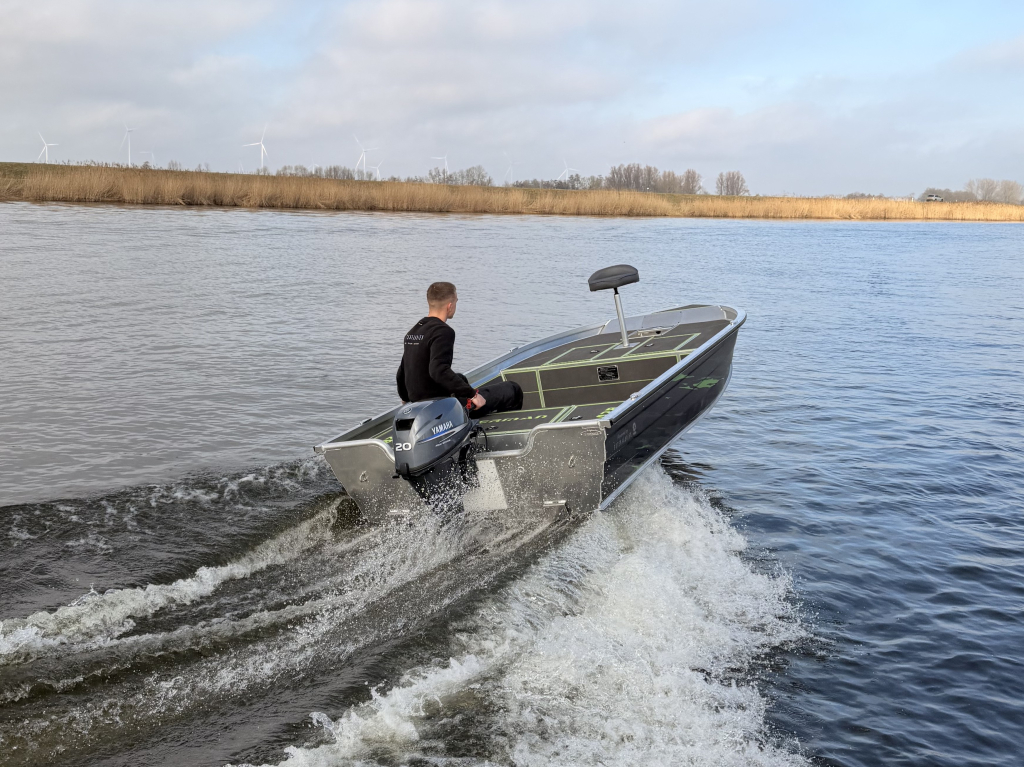 Kerman 428 visboot | Nieuw | gratis 3M wrap! — foto 13 van 14