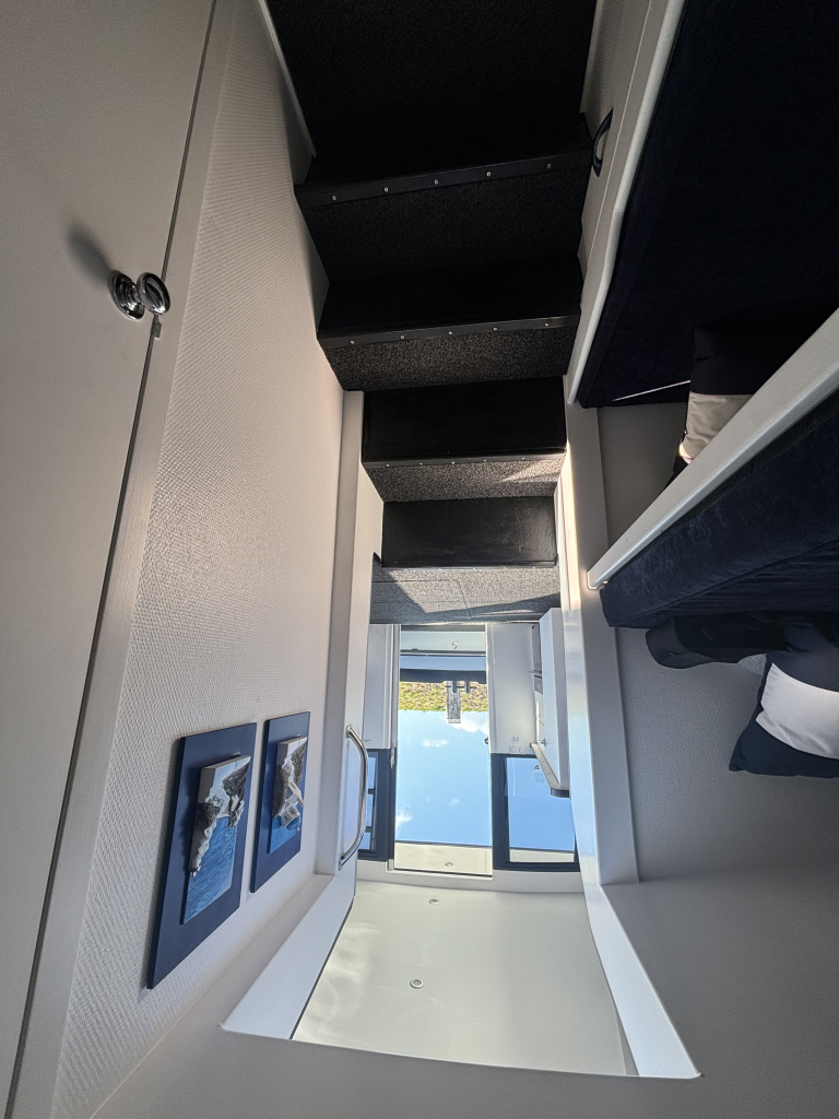 Striker 44 — foto 12 van 28