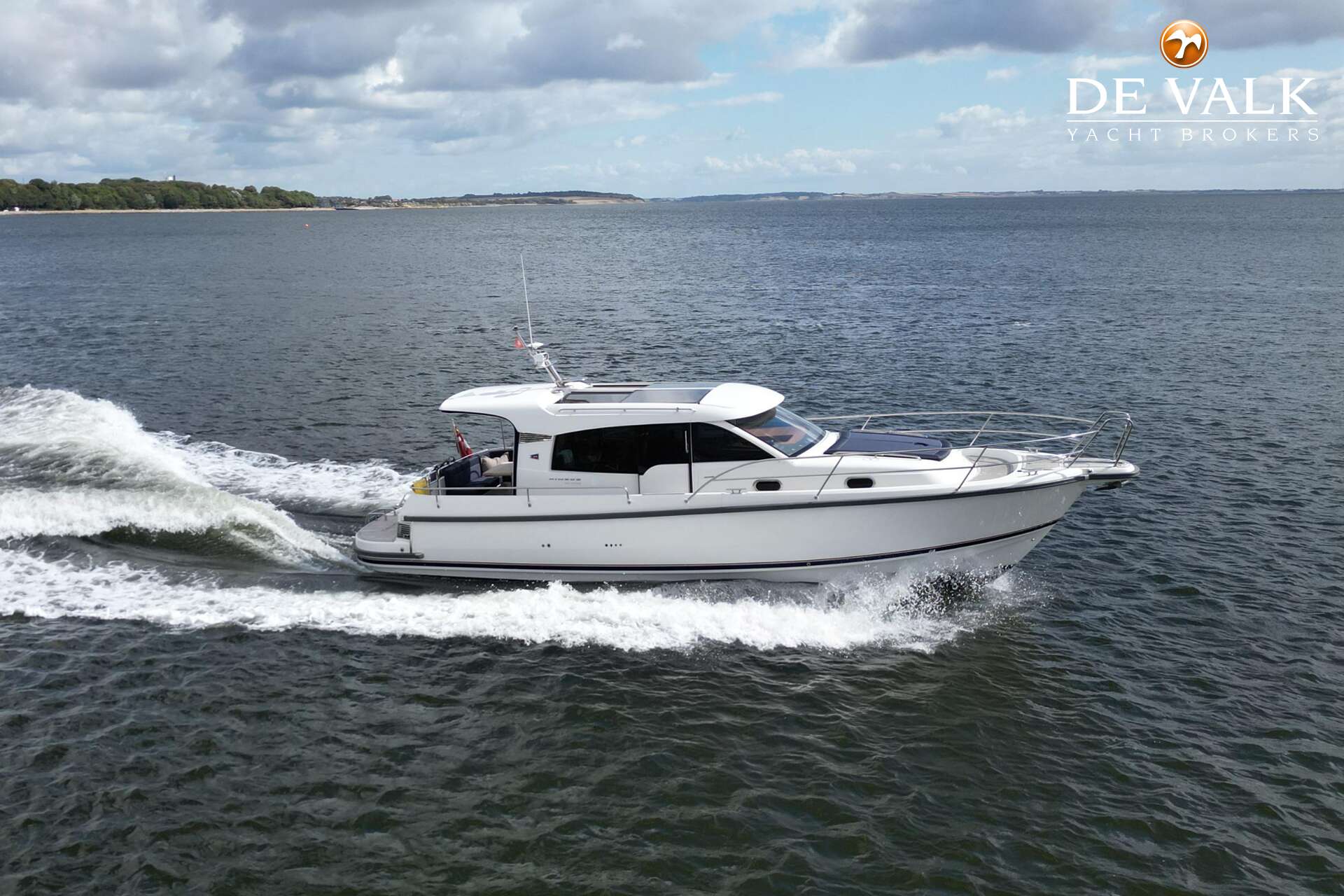 Nimbus 365 Coupe — foto 1 van 44