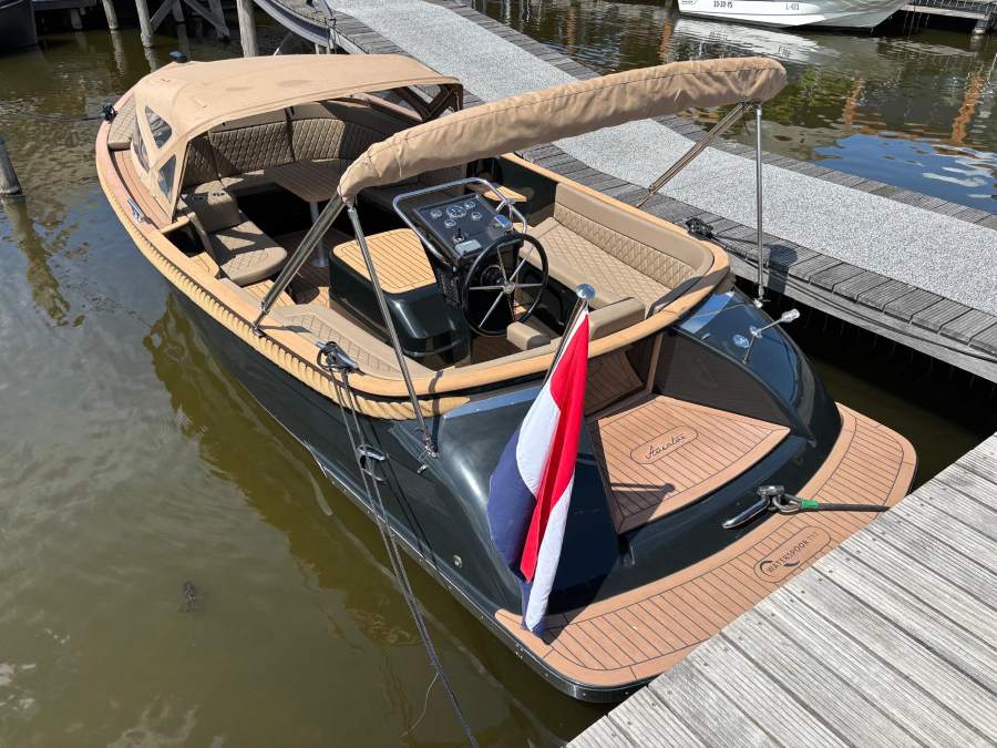 Waterspoor 717 Aviator