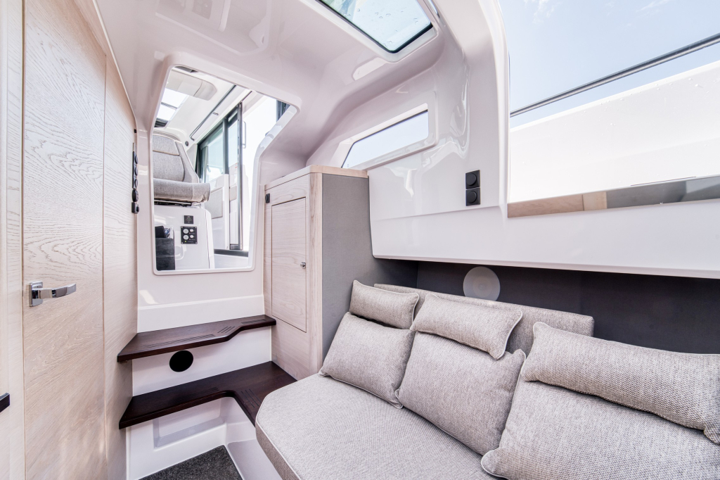 Axopar 45 Cross Cabin BRABUS — foto 16 van 23