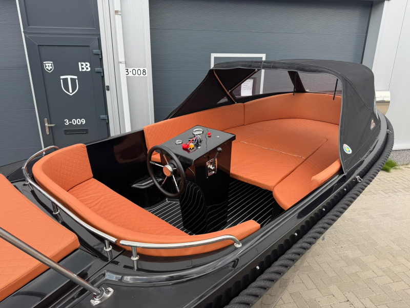 Admiral 570 Tender — foto 2 van 12