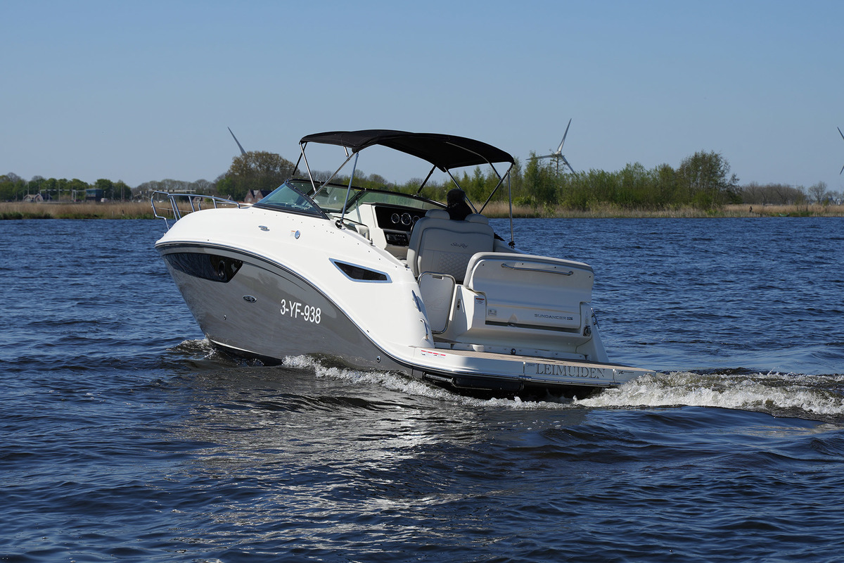 Sea Ray Sundancer 265 — foto 11 van 66