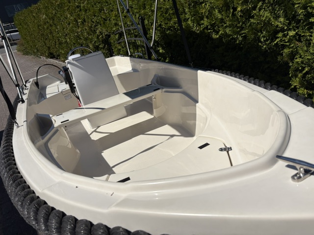 Silver Yacht 405 met Selva 8 PK 4 Takt — foto 10 van 12