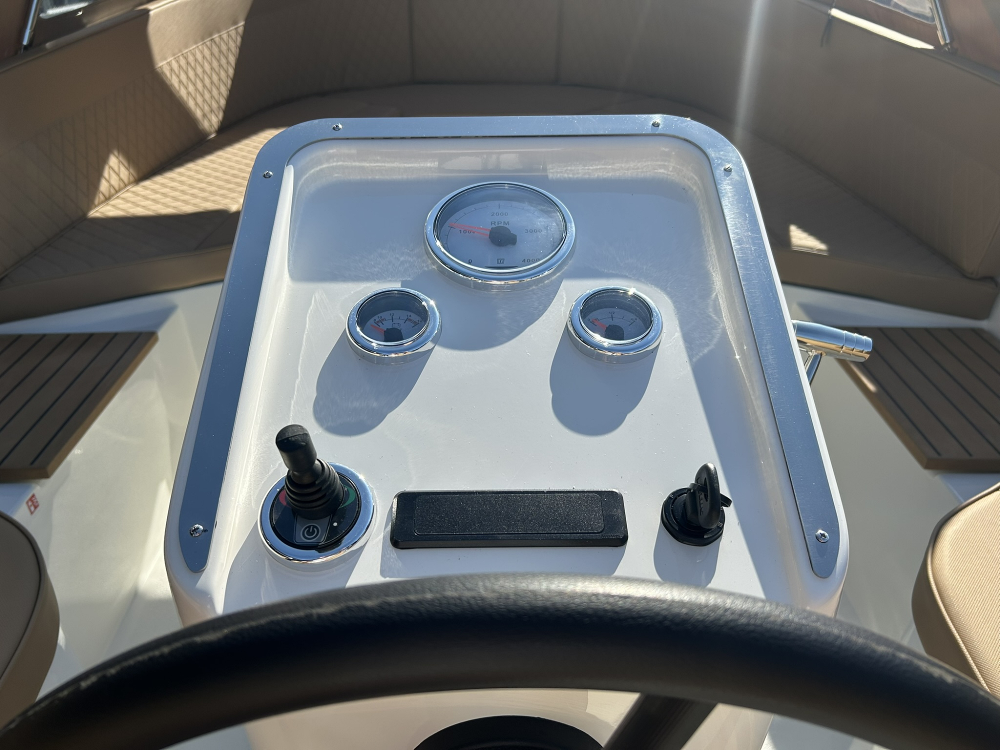 Antaris Fifty5 met Vetus 27 pk wit met beige op voorraad — foto 7 van 9
