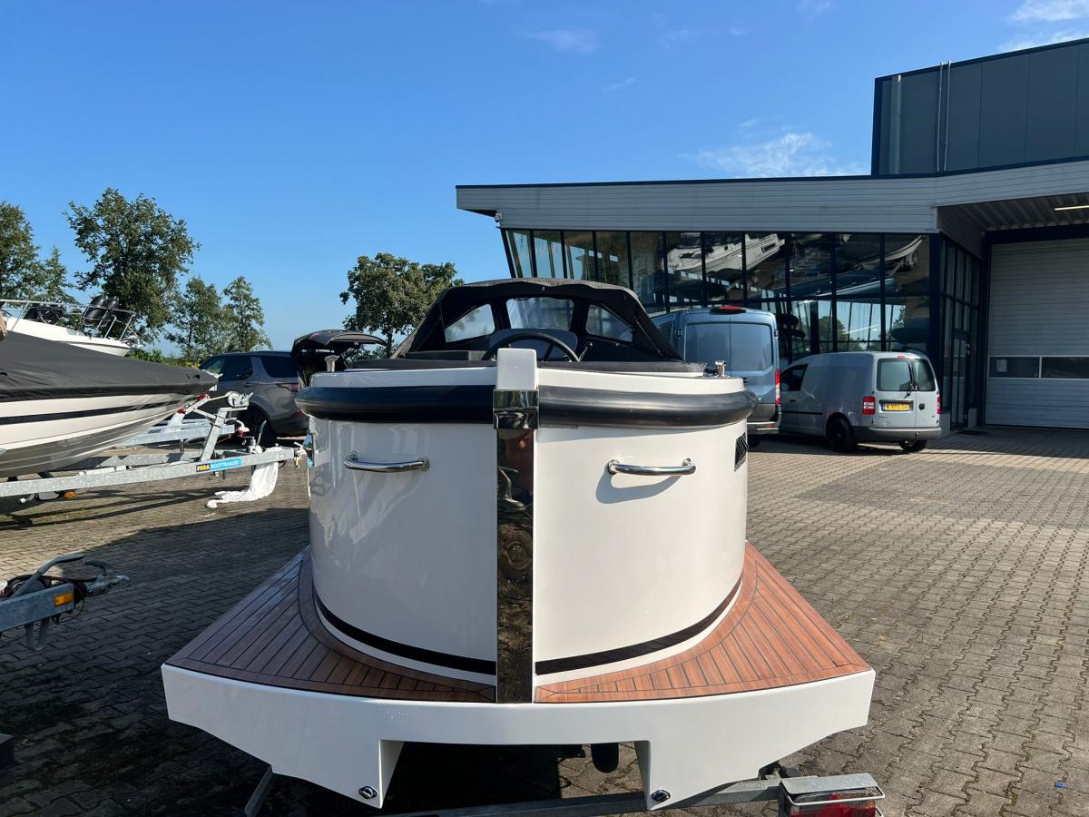 Maxima 650 Flying Lounge met boegschroef — foto 5 van 14