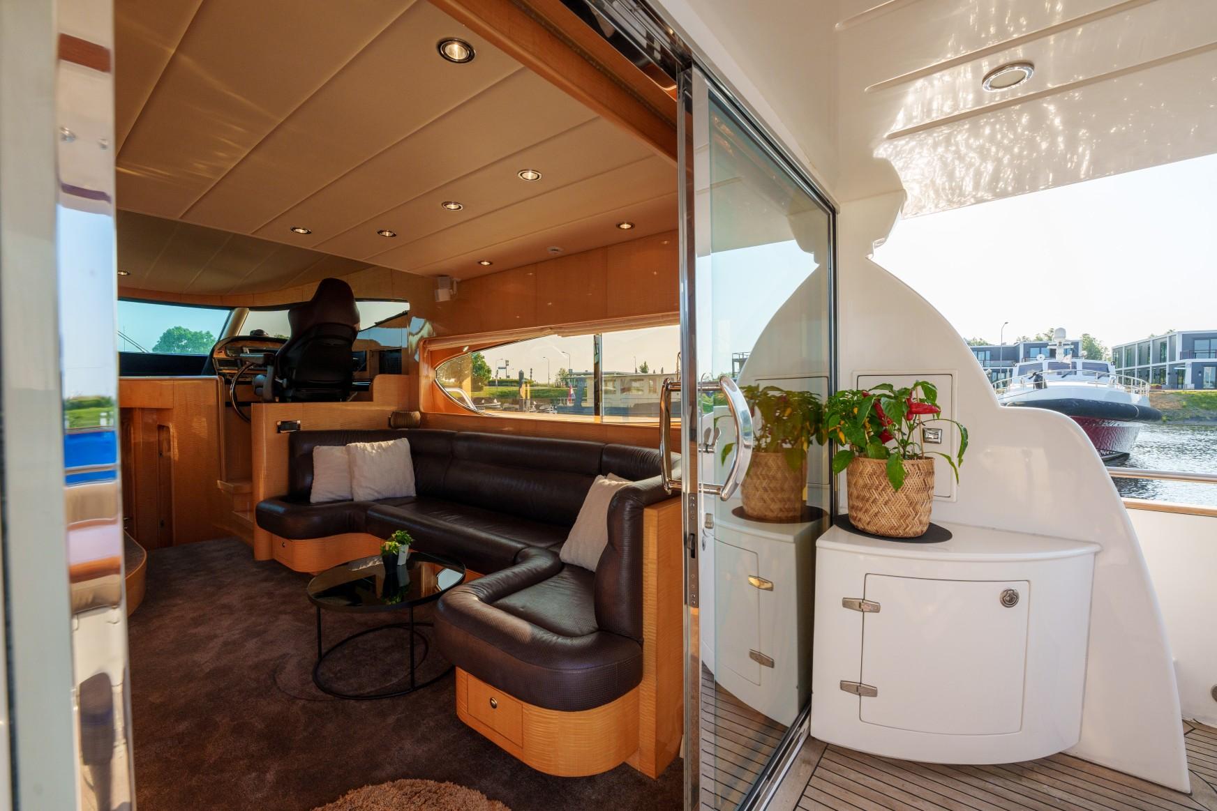 Elegance 54 — foto 17 van 75