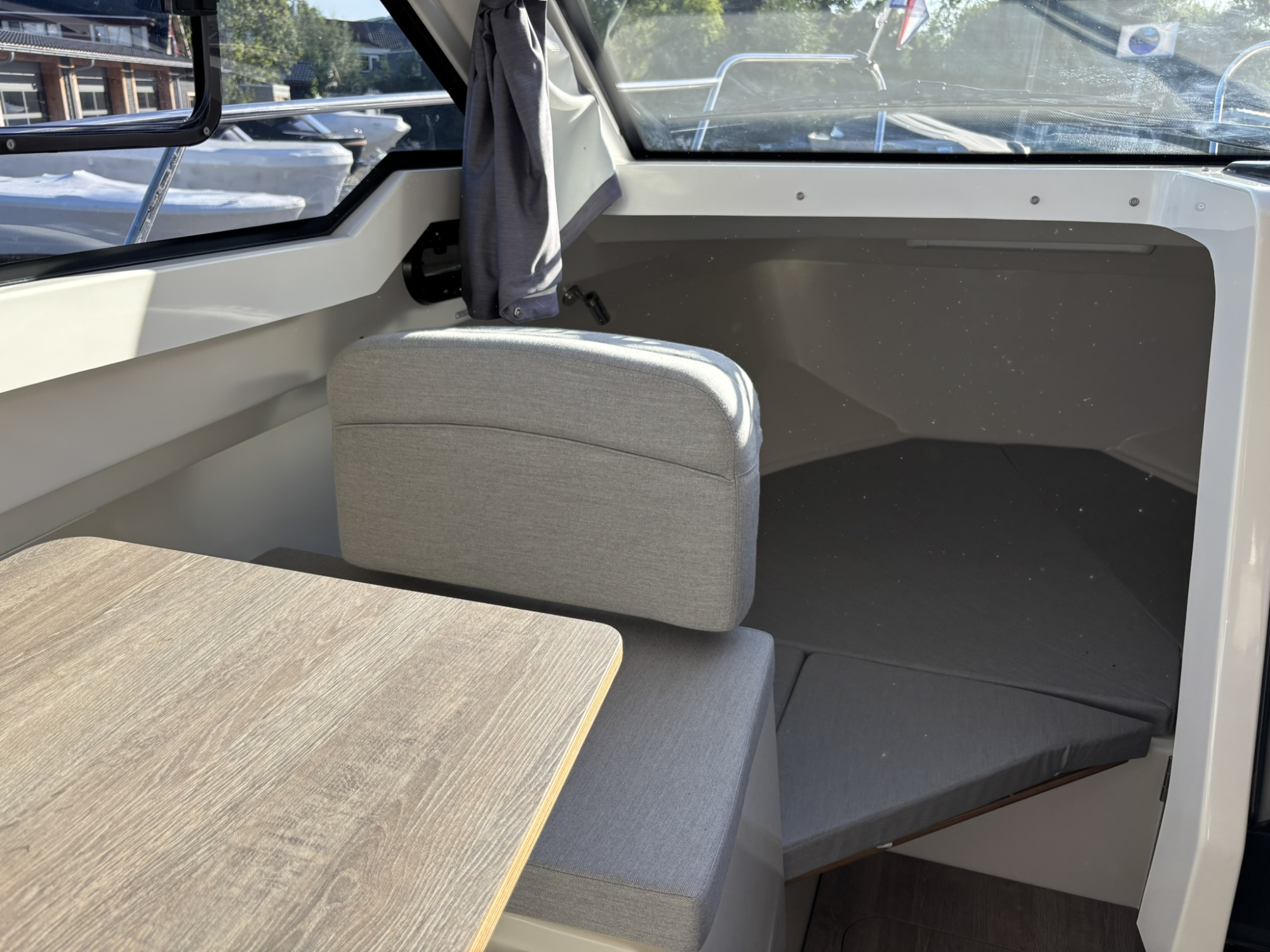 Quicksilver 675 weekend met Mercury 175 pk V6 — foto 8 van 19