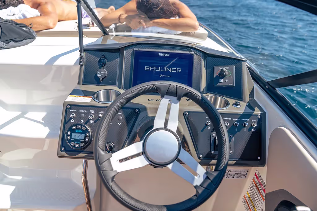 Bayliner VR6 Cuddy — foto 7 van 9
