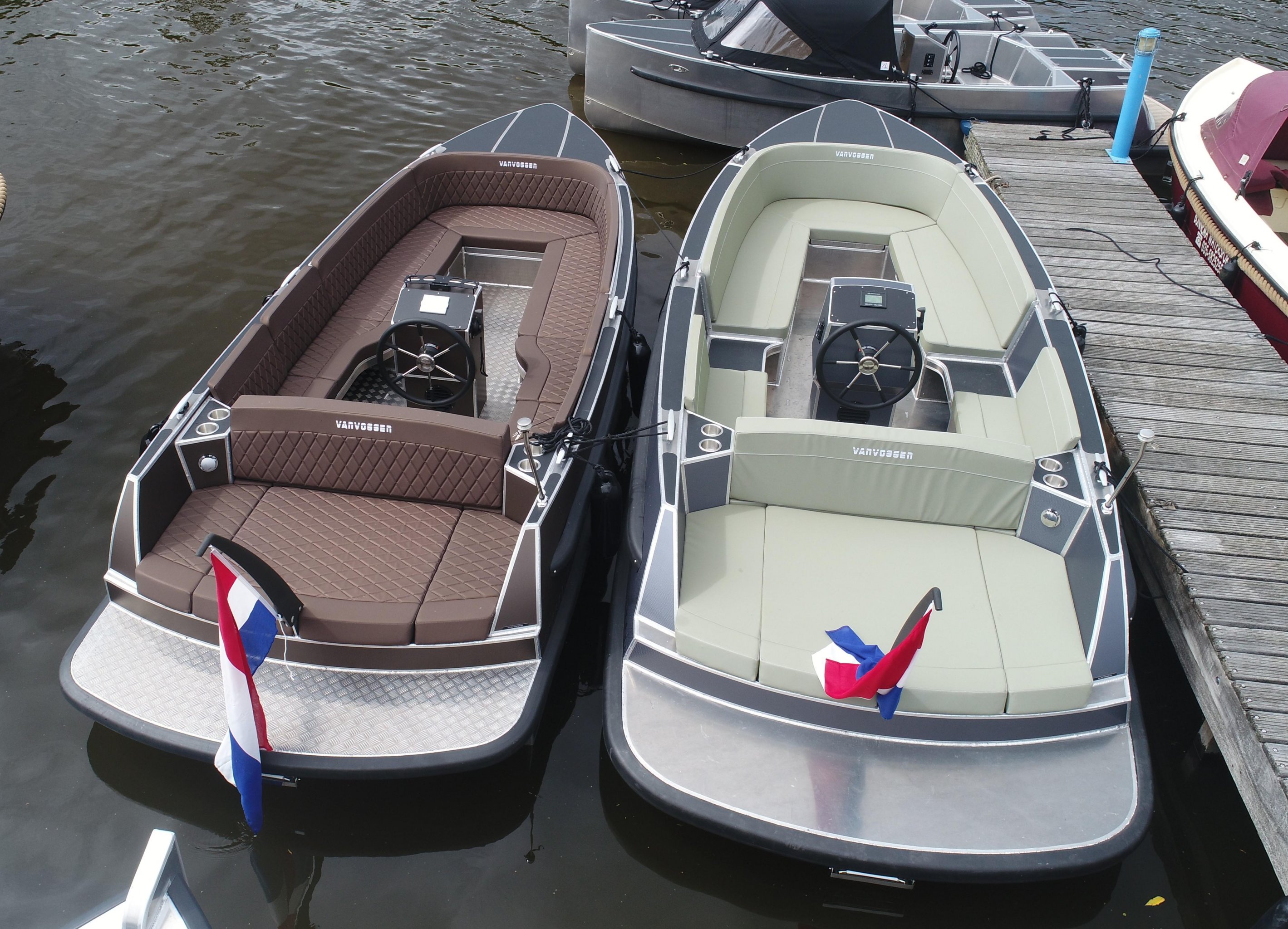 Van Vossen 650 E-plugin tender elektrisch — foto 6 van 12