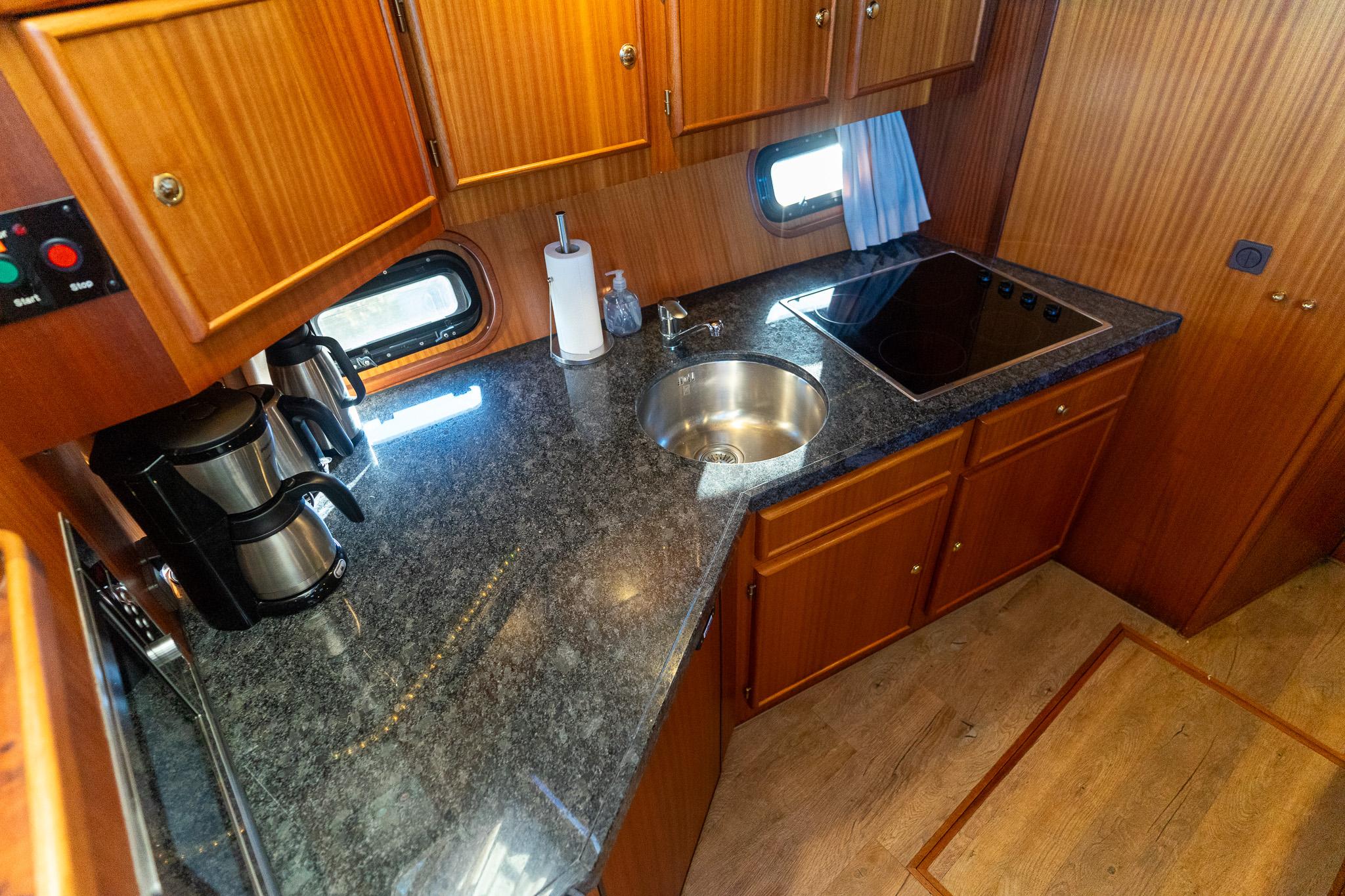 Valkkruiser Voyager 1550 — foto 11 van 45