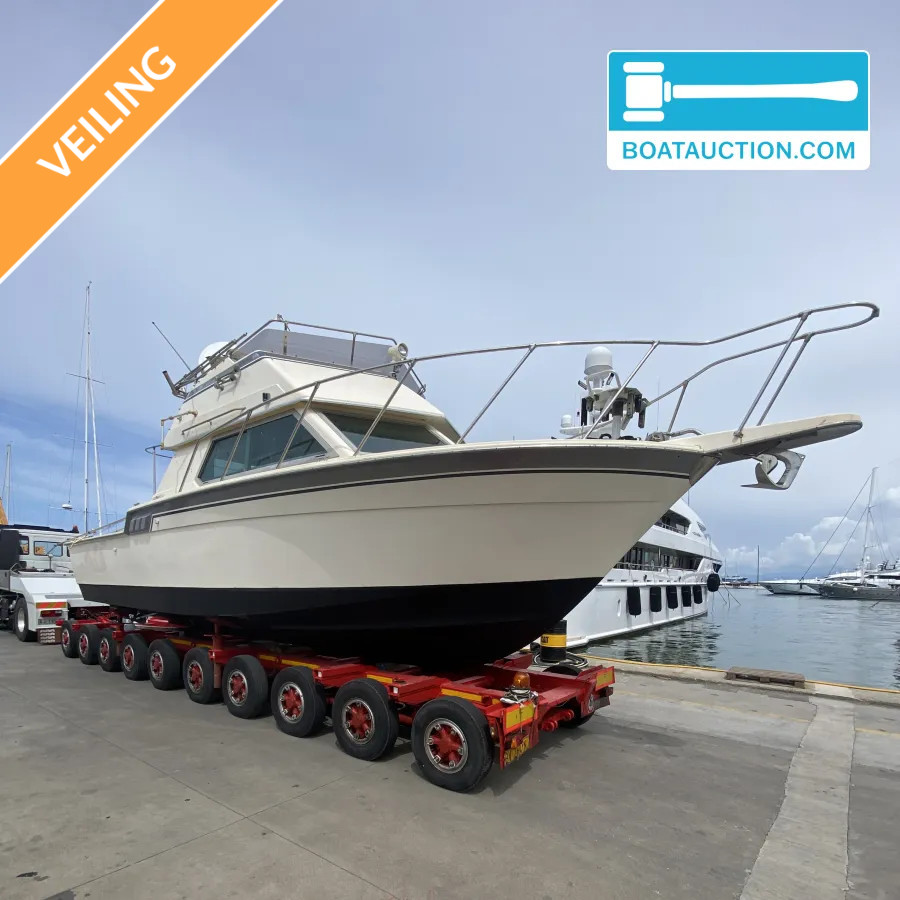 Hatteras 32 Sport Fly nu in de online veiling. — foto 1 van 16