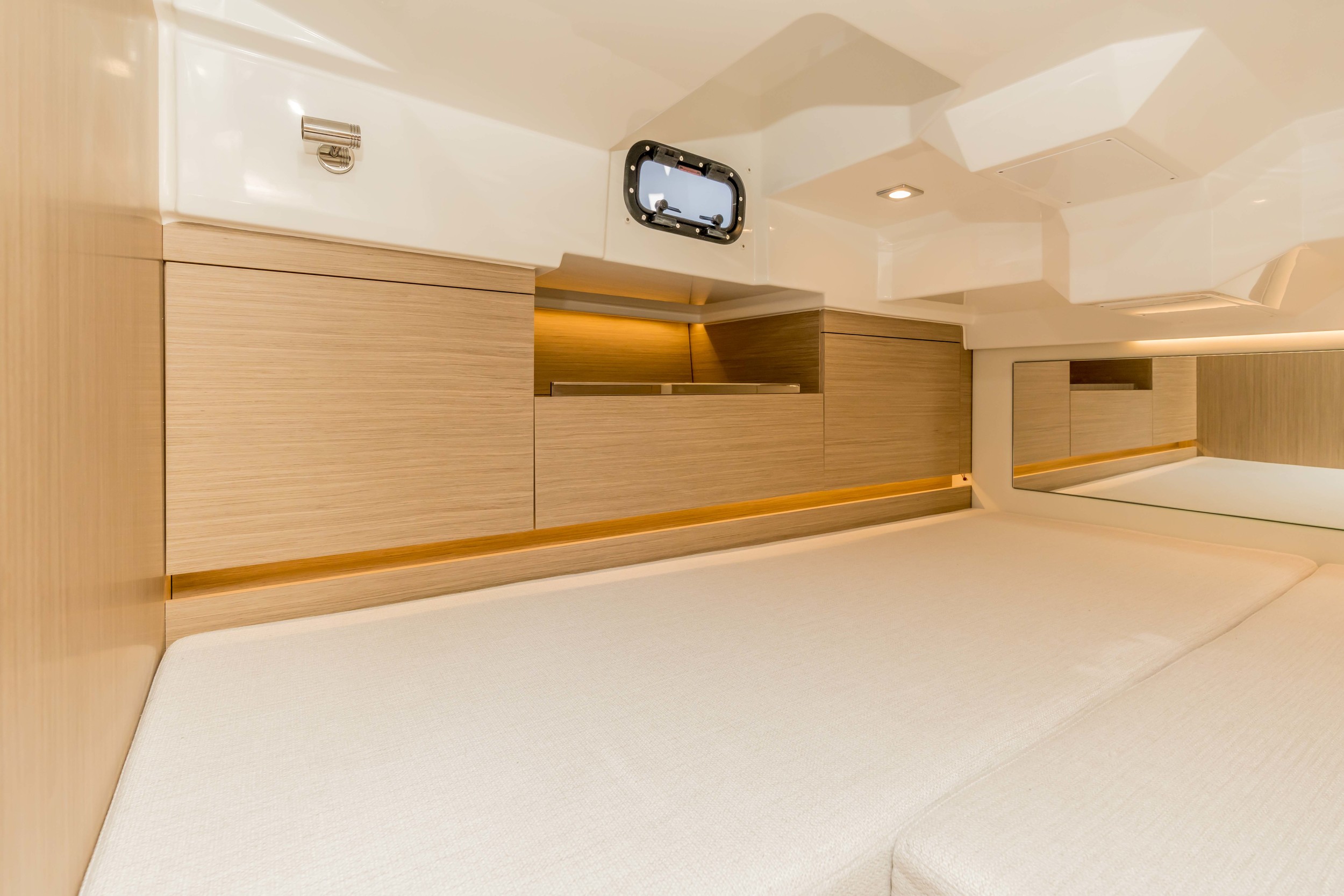 Jeanneau Cap Camarat 10.5 CC — foto 41 van 67