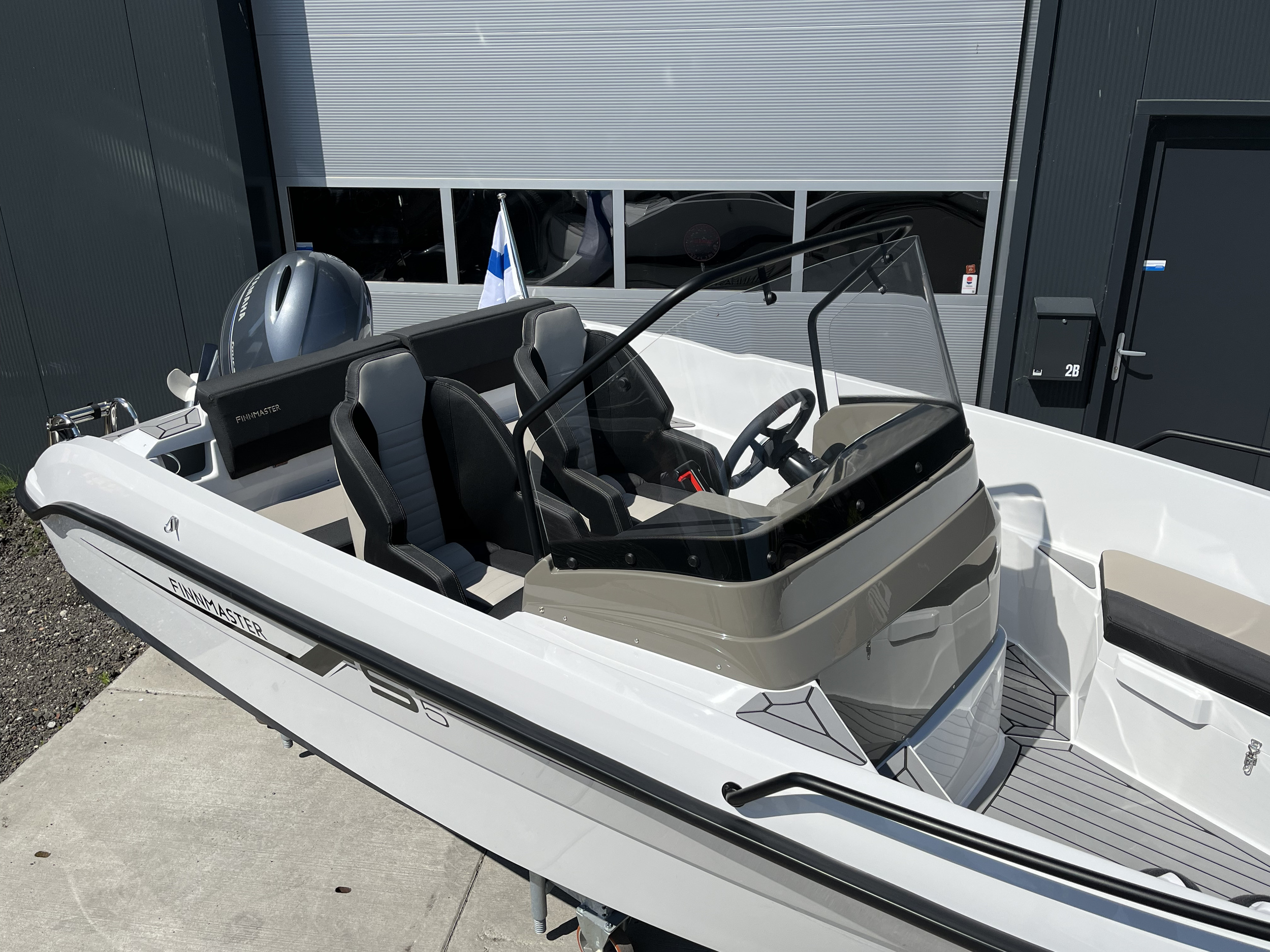 Finnmaster S5 consoleboot — foto 3 van 12
