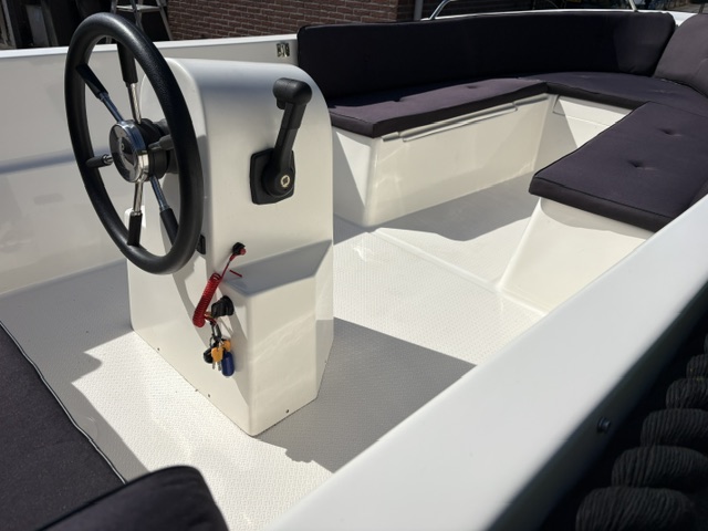 VAARKLAAR!! Twins 520 met Honda 20 PK en  Dekzeil — foto 13 van 18