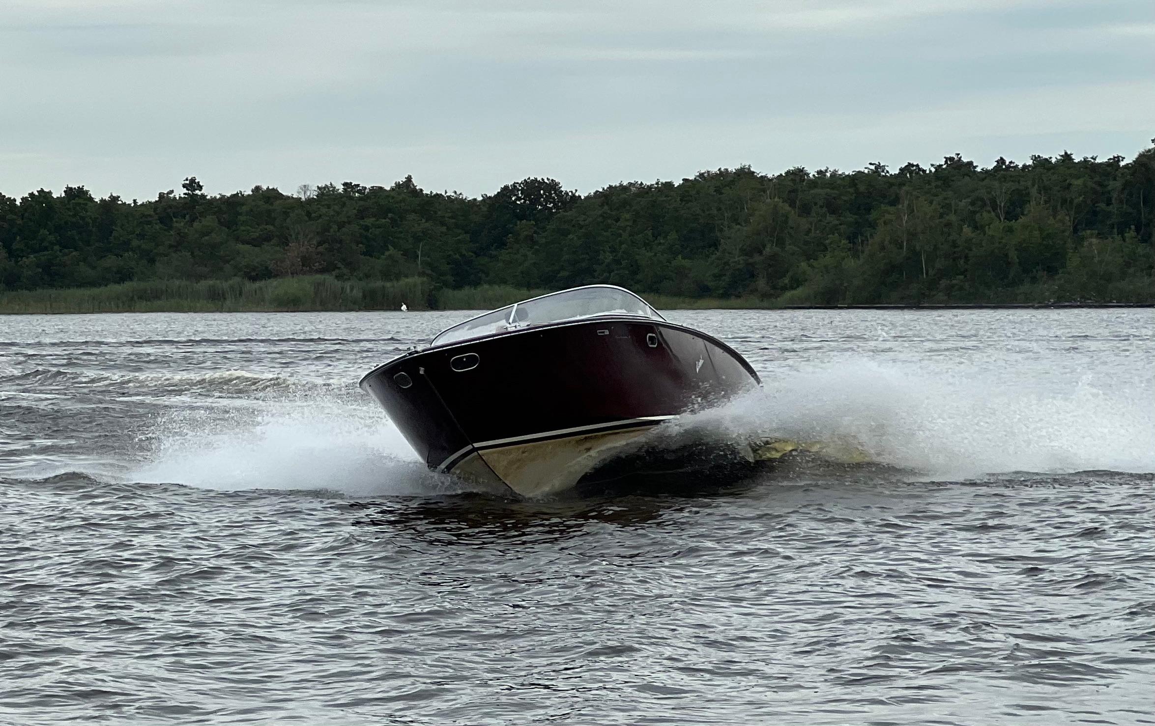 Boesch 850 Runabout Deluxe — foto 13 van 40