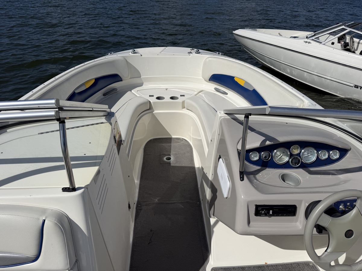 Bayliner 219 SD — foto 18 van 48