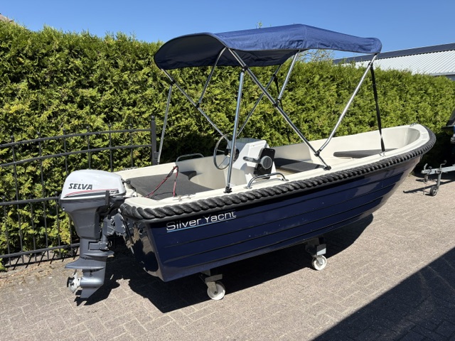 Silver Yacht 405 met Selva 8 PK 4 Takt