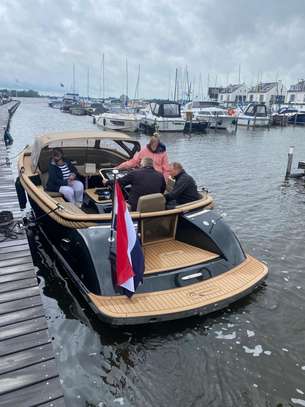 Waterspoor 717 Aviator — foto 3 van 19