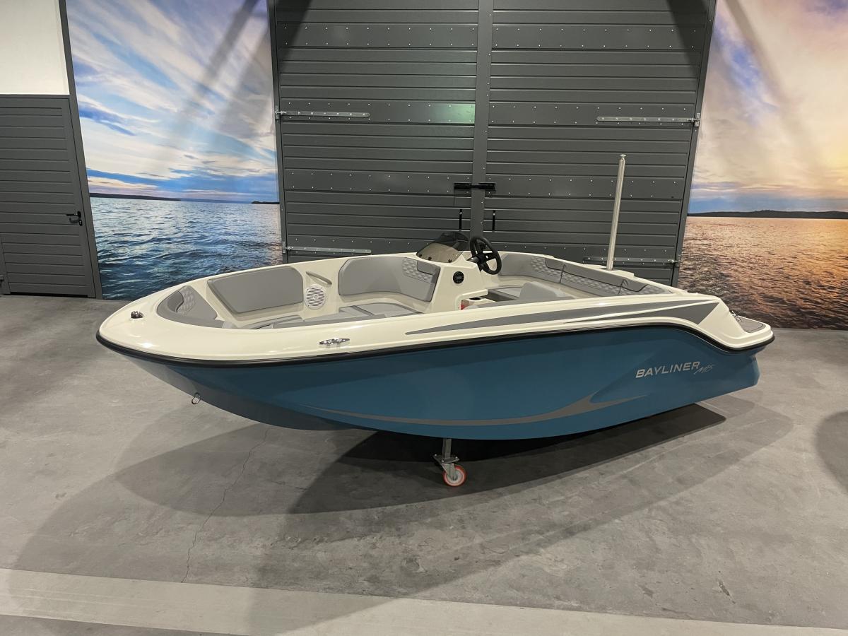 Bayliner M15 — foto 1 van 1