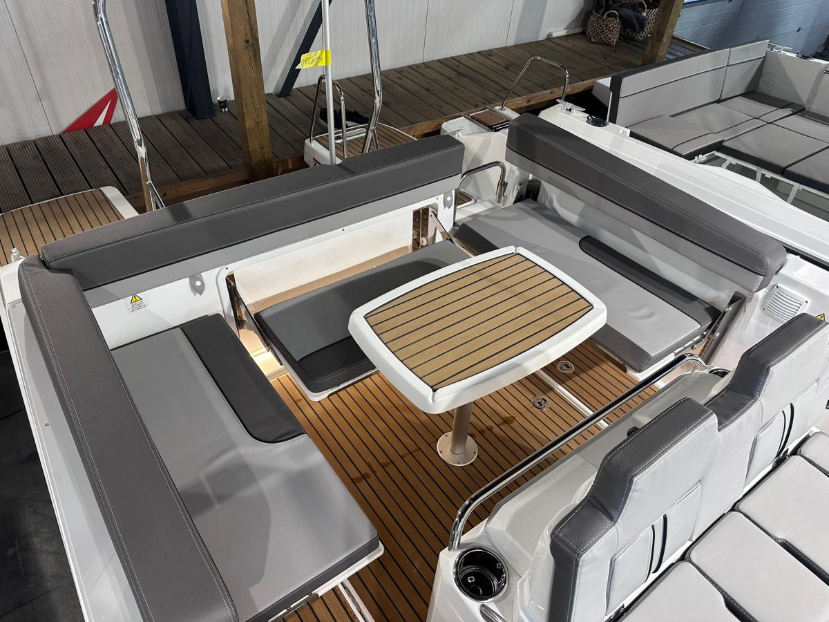 Jeanneau Cap Camarat 7.5 WA Serie 3 — foto 4 van 16