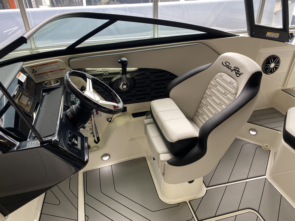 Sea Ray SPX 190  — foto 18 van 40
