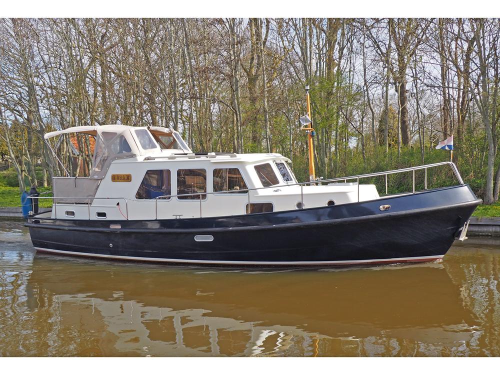 Jachtwerf De Jong, Uitwellingerga (casco) Gillissen Stevenvlet 1065 AK — foto 1 van 11