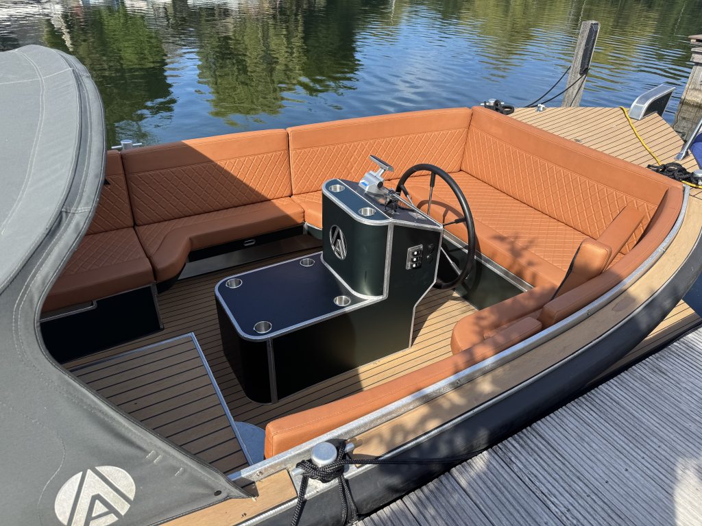 AluShip E-700 sloep — foto 5 van 32