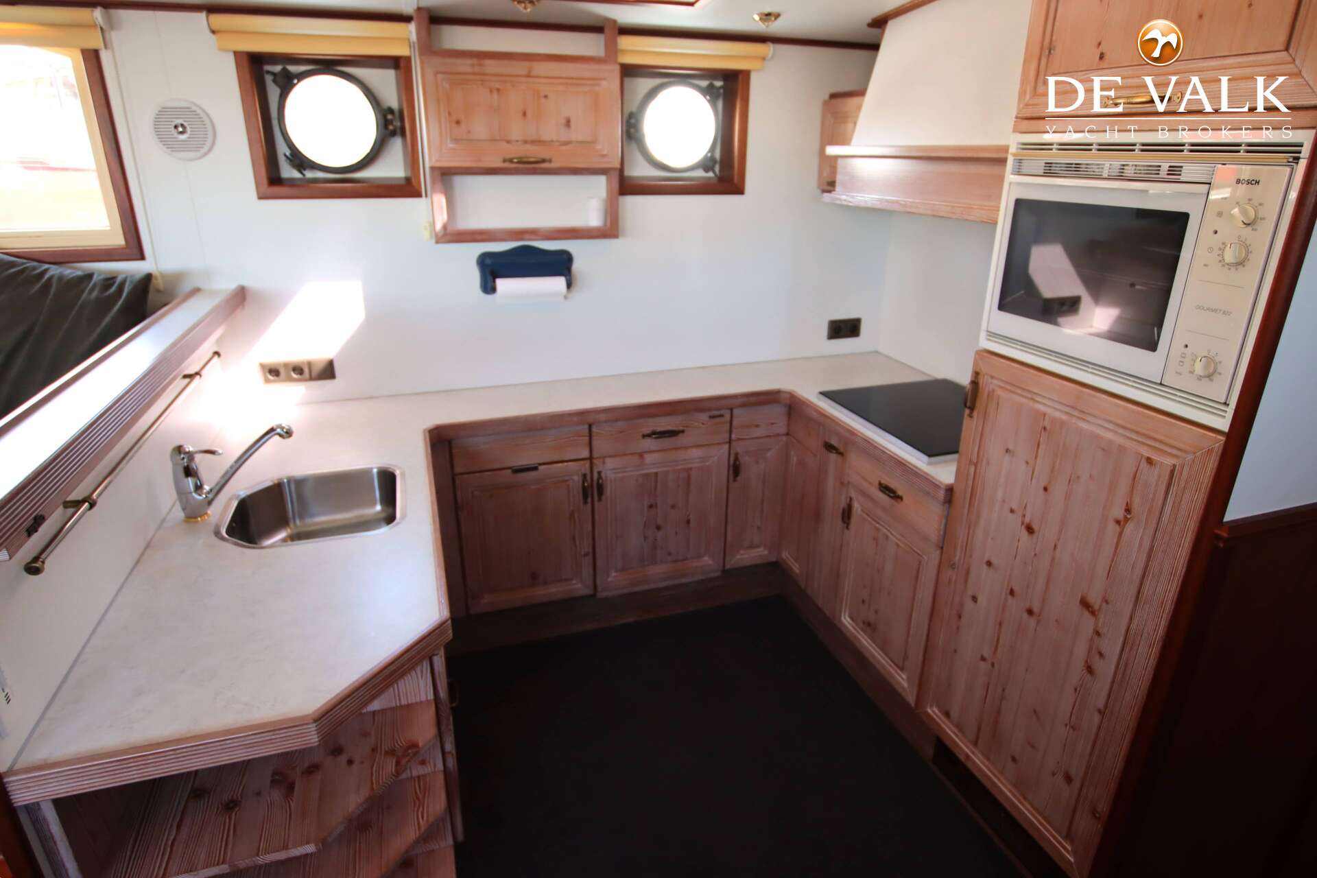 Luxe motor 22 m — foto 24 van 37