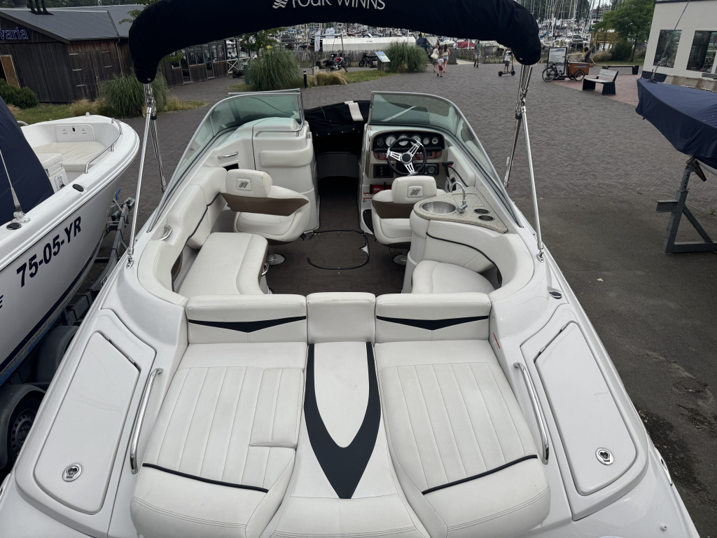 Four Winns H240 — foto 10 van 29