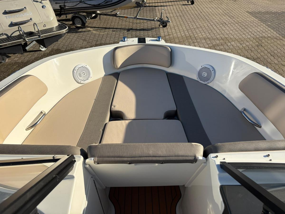 Bayliner VR5 — foto 7 van 14