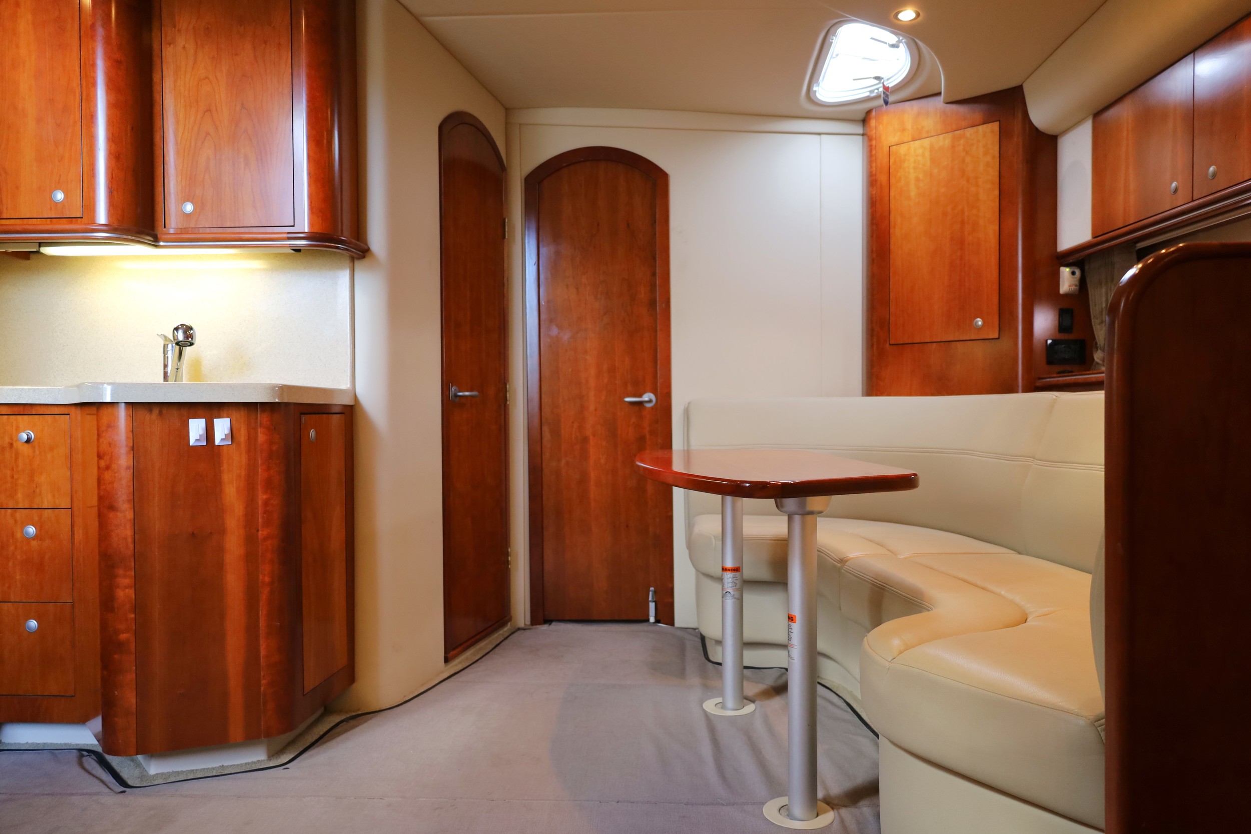 Cruiser Yachts 370 Express — foto 16 van 31