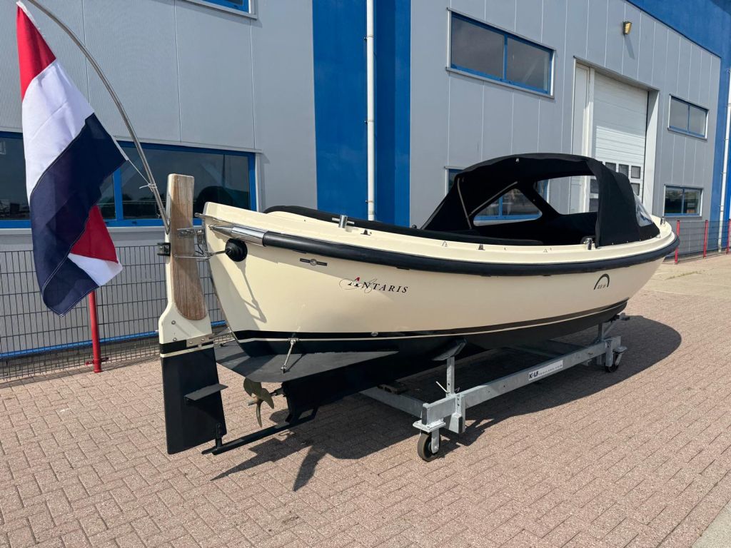 Antaris RB18 met Vetus 28 pk — foto 7 van 12