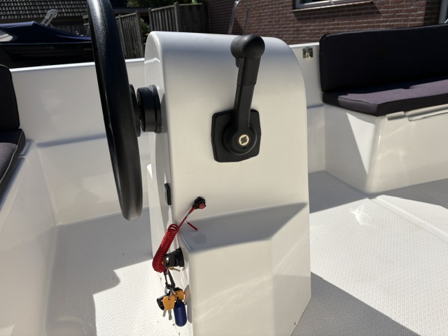 VAARKLAAR!! Twins 520 met Honda 20 PK en  Dekzeil — foto 12 van 18