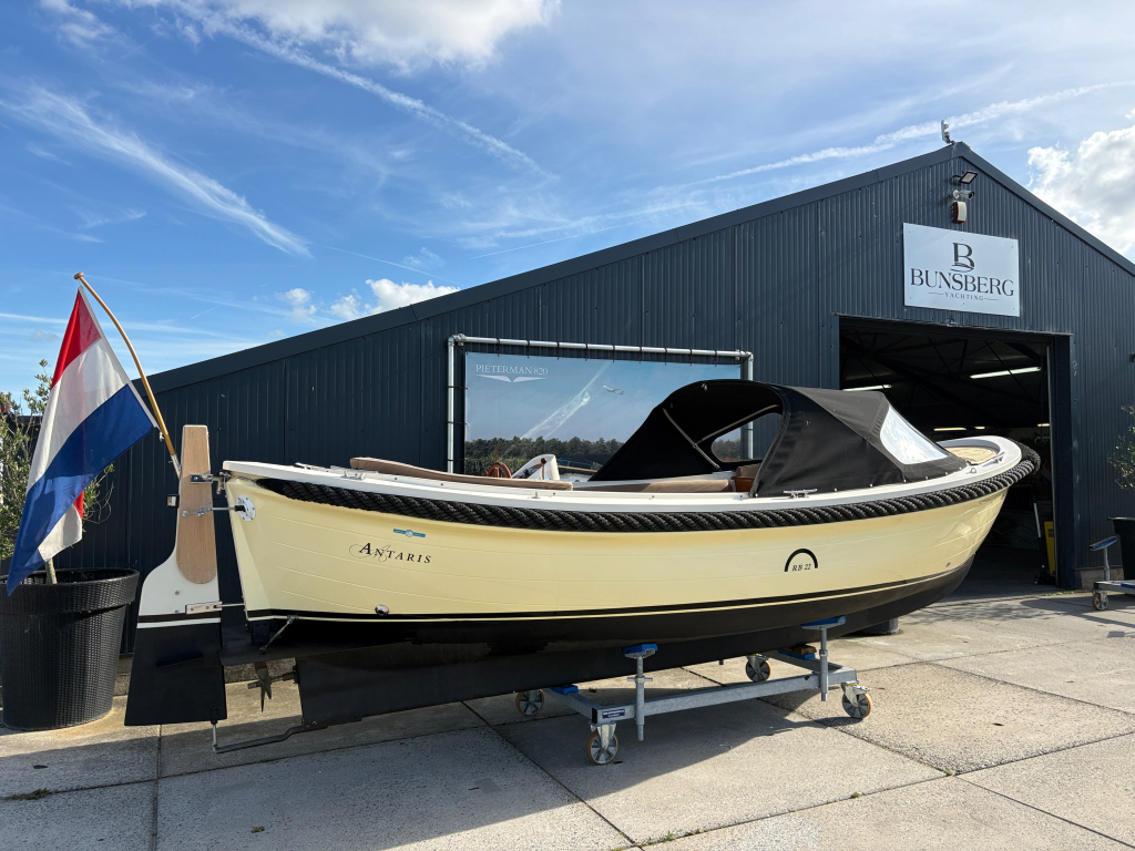 Antaris  RB22 — foto 1 van 13