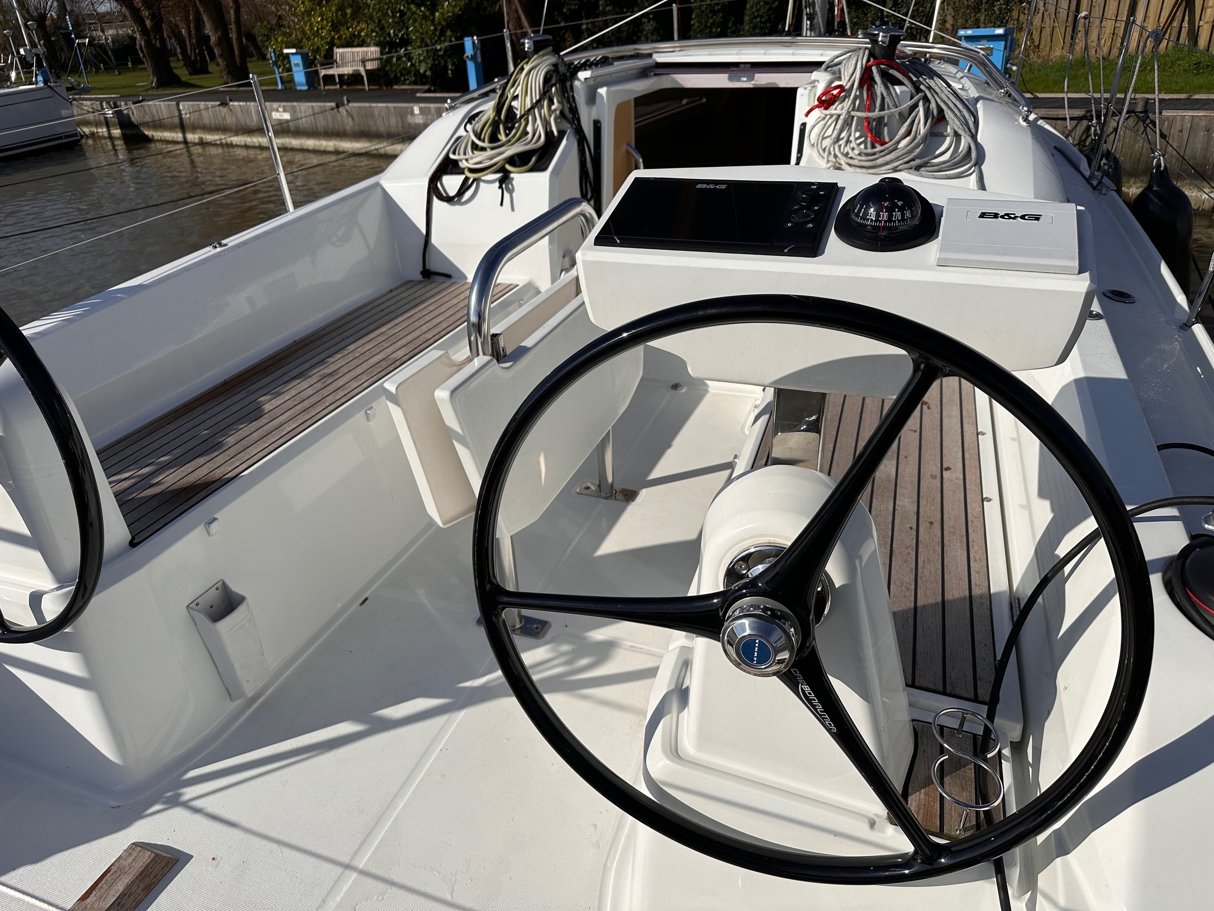 Beneteau Oceanis 30.1 — foto 2 van 7