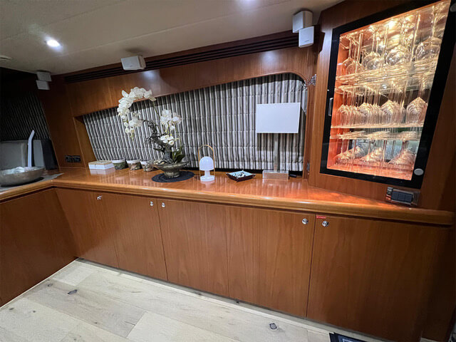 Elegance 64 Garage - BluYachting — foto 3 van 12