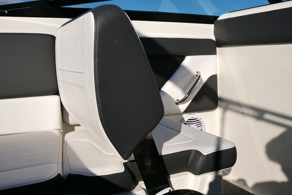 Sea Ray SPX 230 — foto 18 van 42