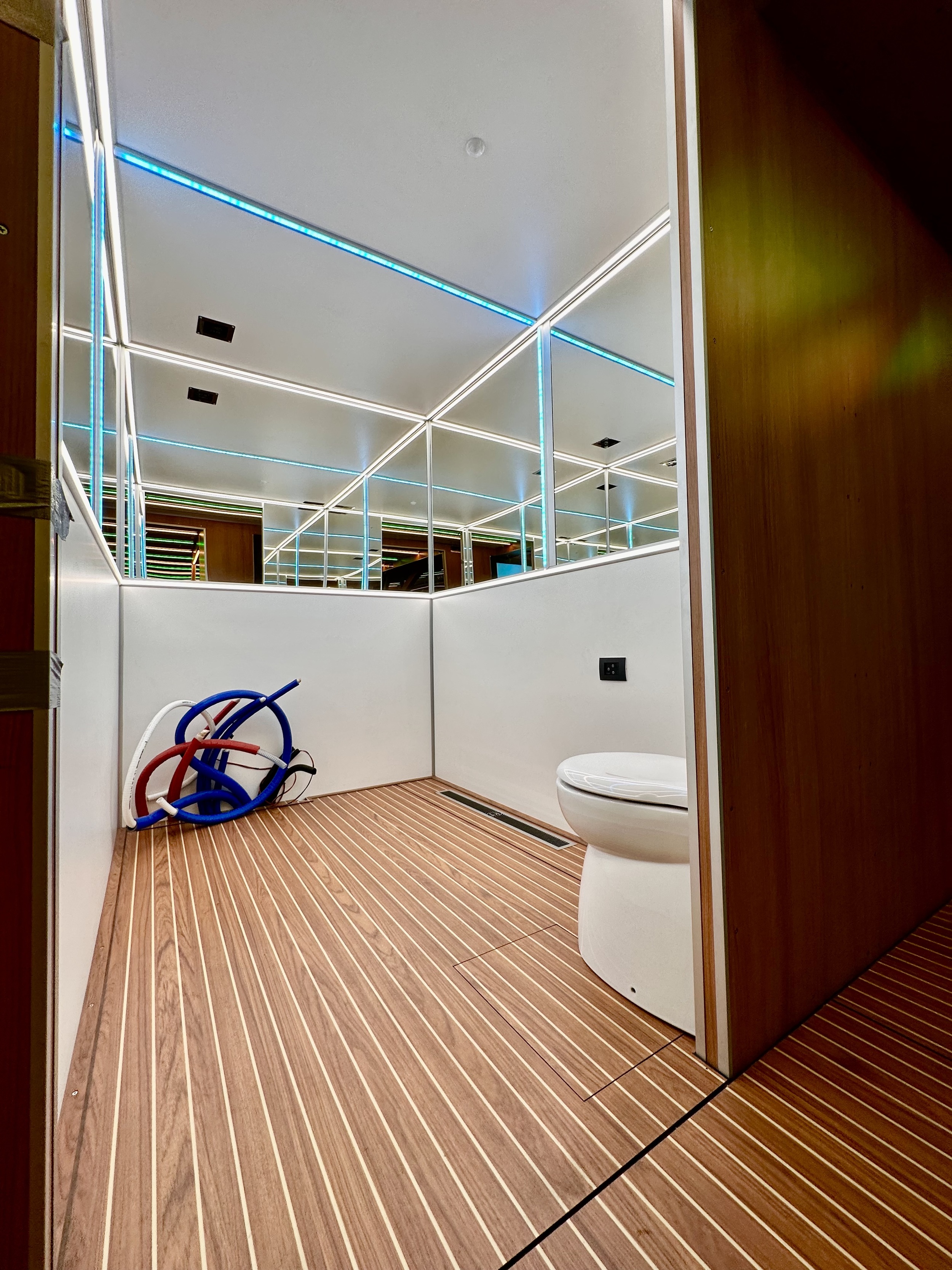 Holiday Boat Sundeck 57 Passenger Catamaran — foto 14 van 39