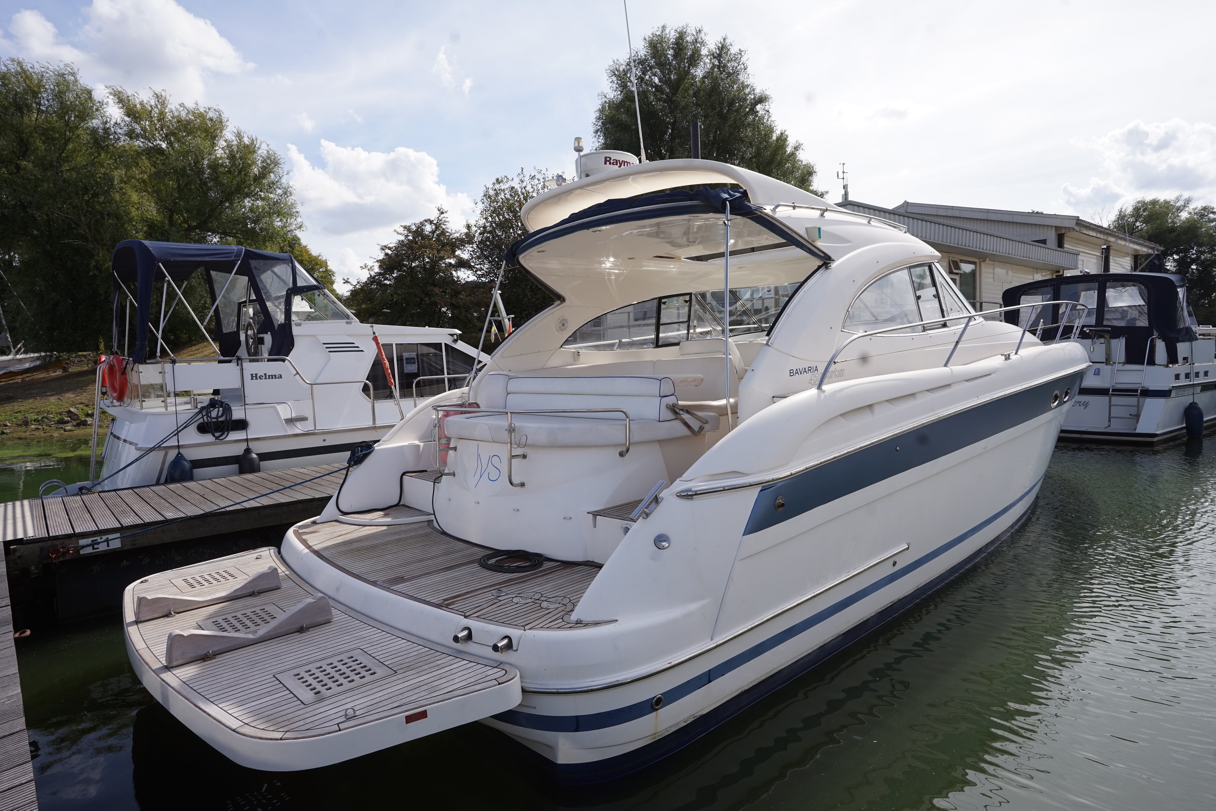 Bavaria 42 HT Sport IPS-500 - hydraulic platform — foto 31 van 42