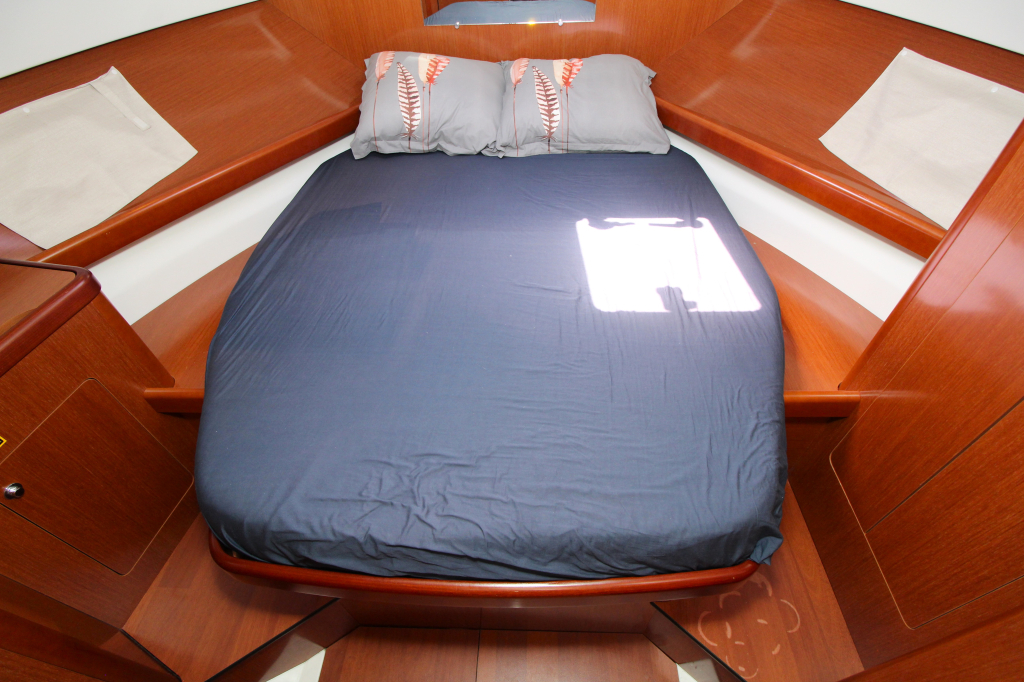 Beneteau Antares 30 Fly — foto 17 van 20