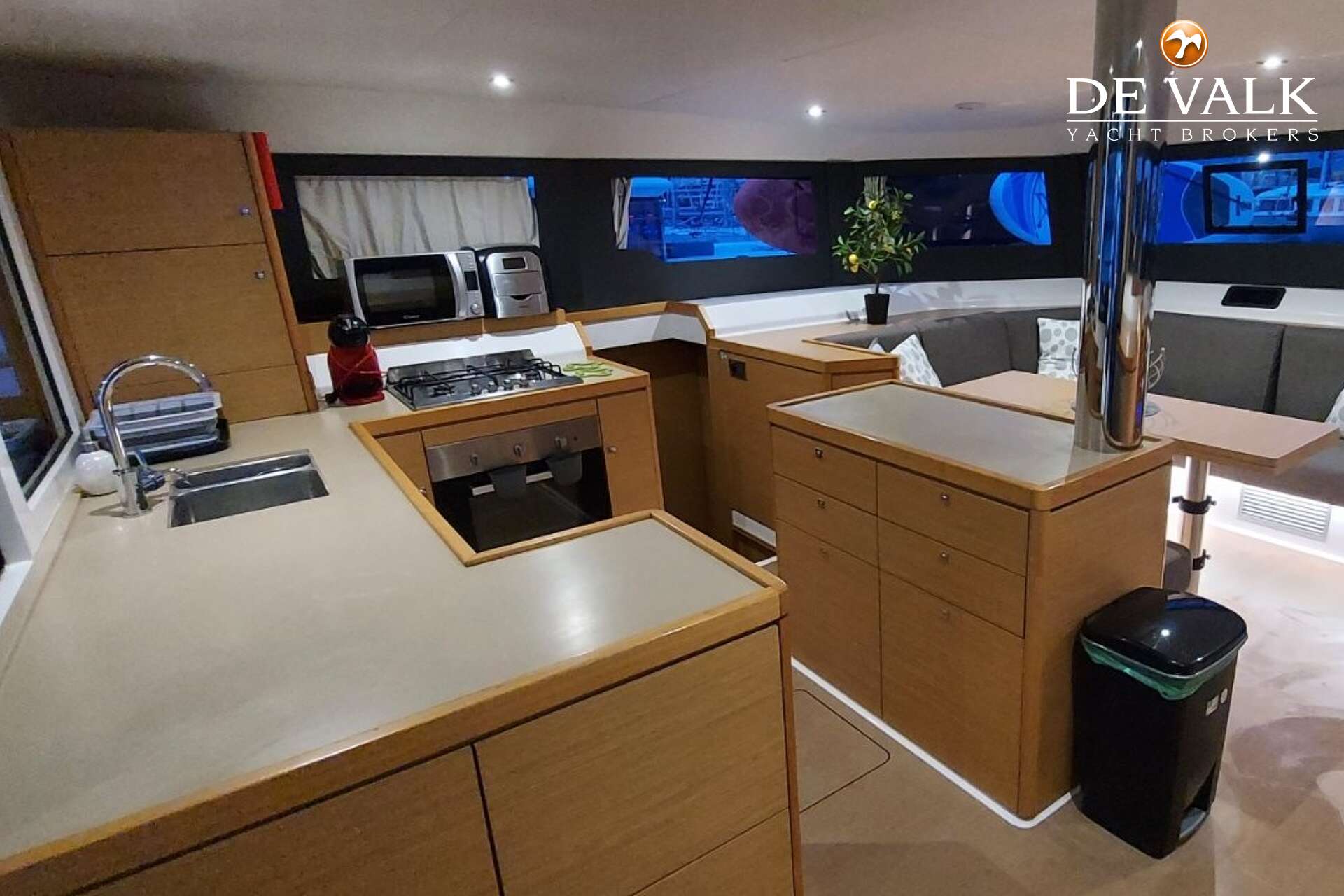 Dufour Catamaran 48 — foto 22 van 44