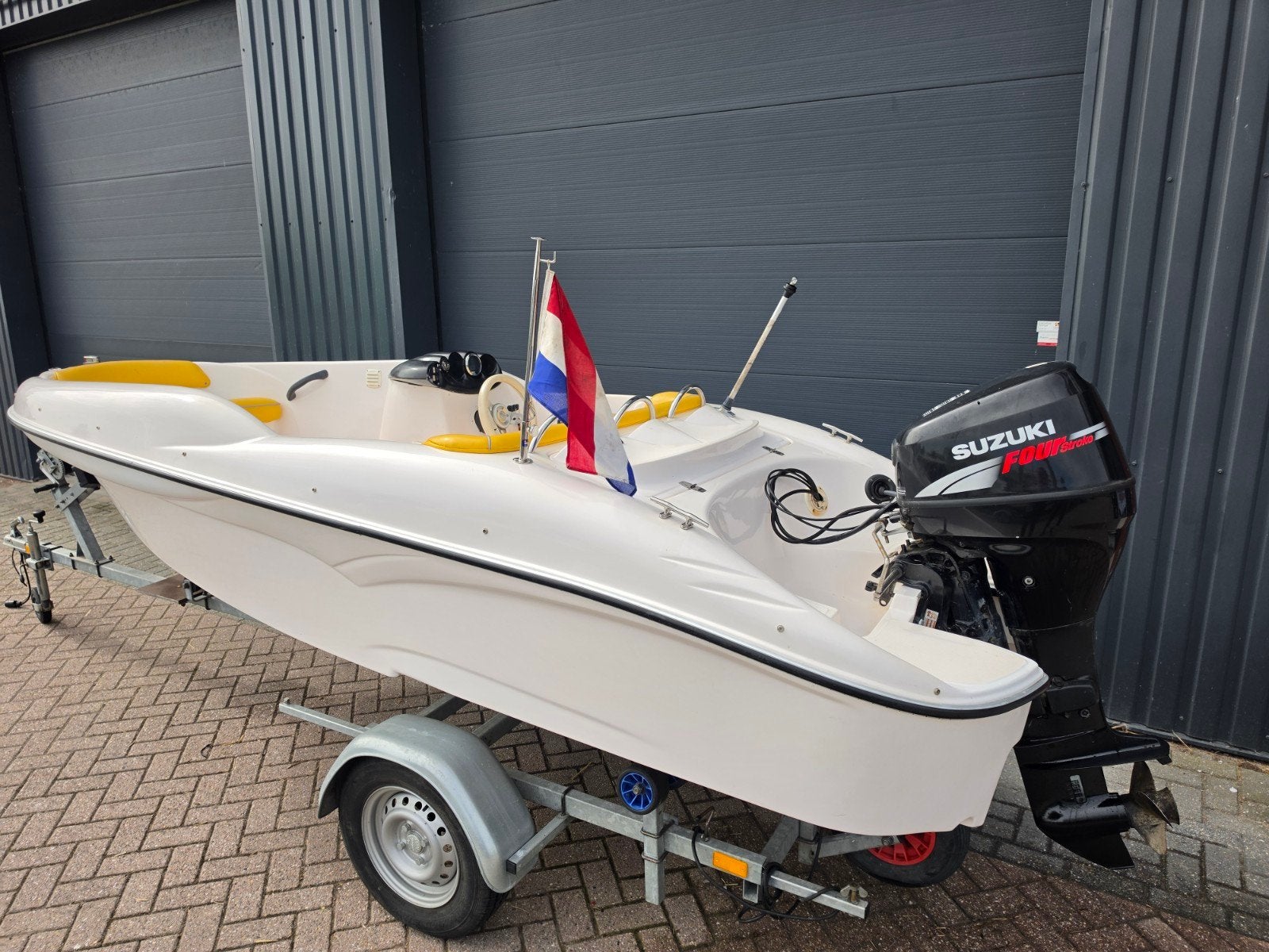 UNIEK! Snelle Twister 150 + Suzuki 25PK V-Twin 4 Takt — foto 1 van 13