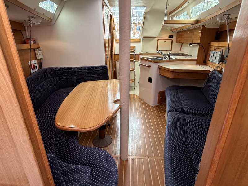 Catalina 320 — foto 14 van 43