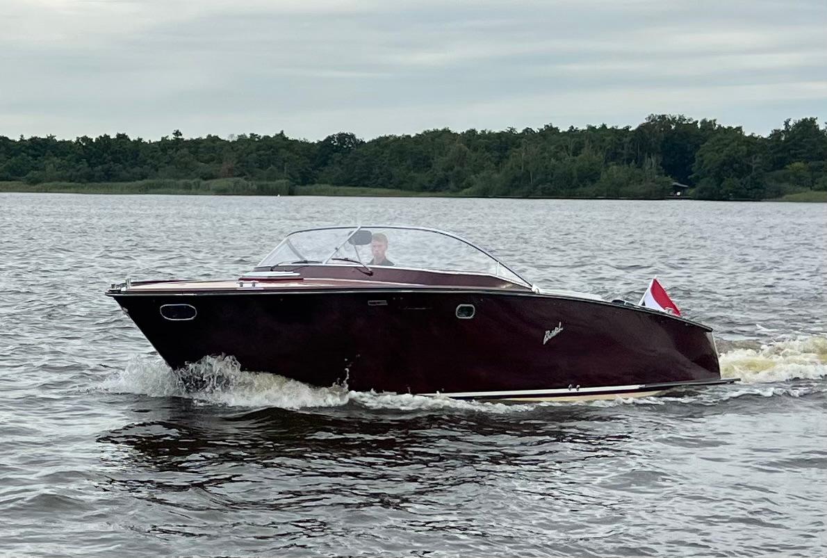 Boesch 850 Runabout Deluxe — foto 21 van 40