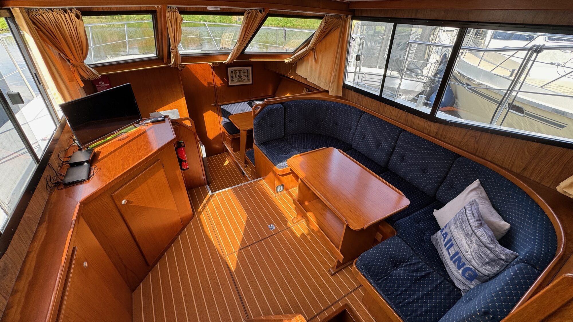 Vri-Jon Contessa 37 AK Cabrio — foto 9 van 29