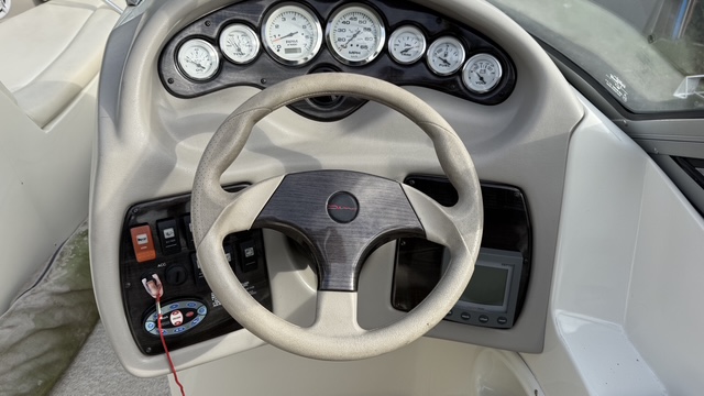 Stingray 240 LR — foto 15 van 22