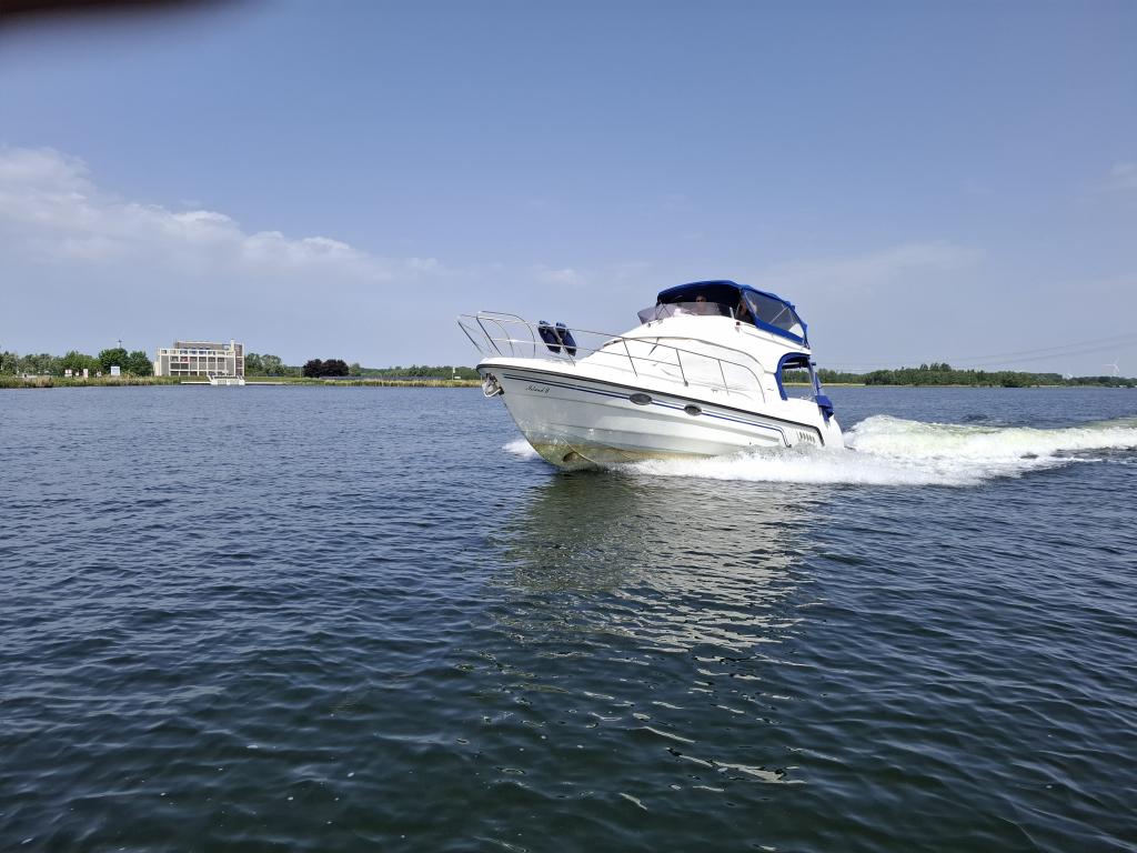 Sportcruiser Galeon Flybridge 280