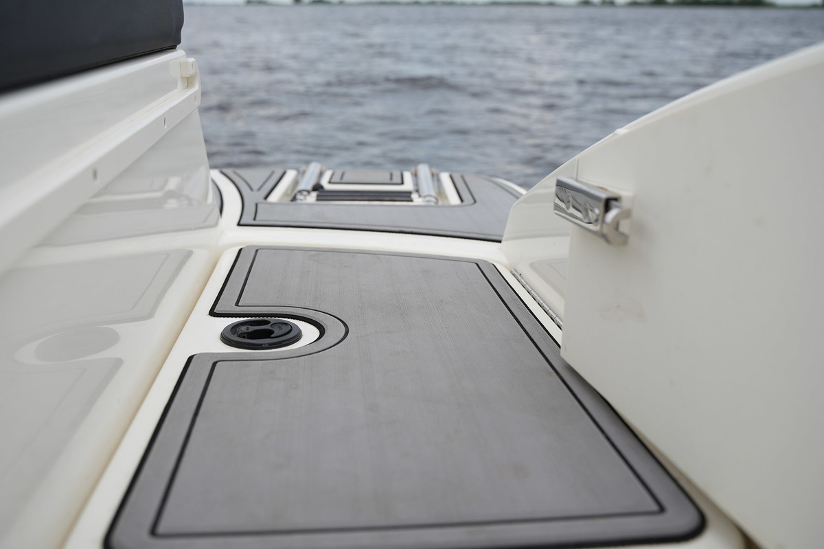 Sea Ray 19 SPX — foto 18 van 36